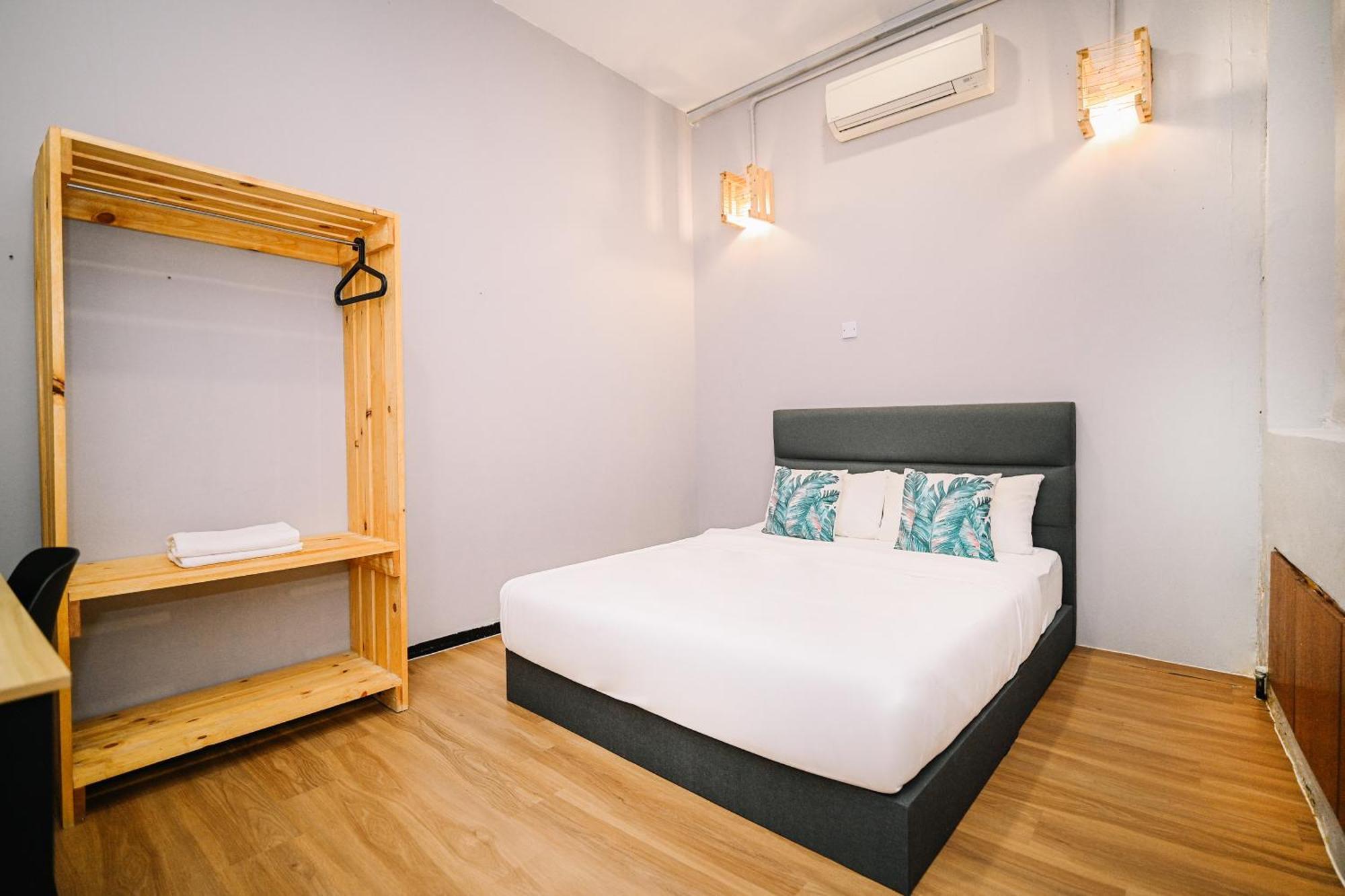 Swing & Pillows - 87 Muntri, Penang 2* George Town